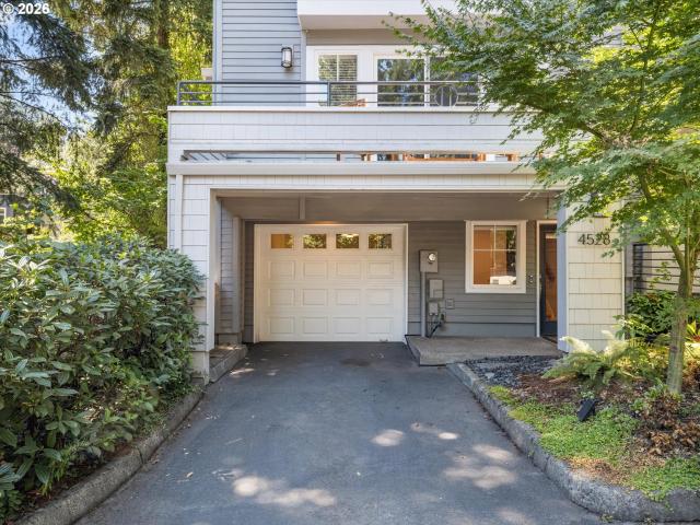 Condo for sale in Oregonia