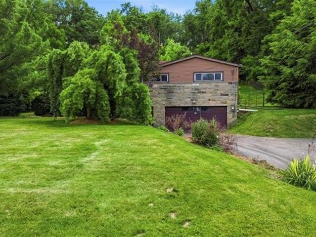 House for sale in Canonsburg, Pennsylvania