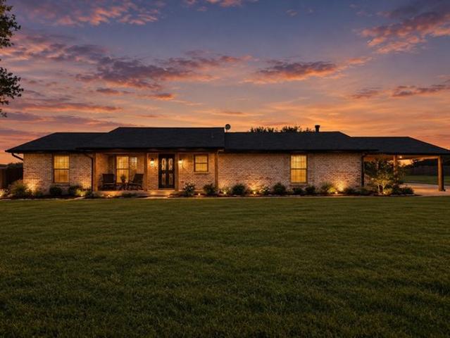 House for sale in Ellis, Texas