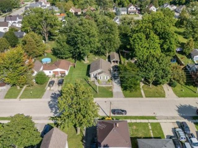 House for sale in Petrolia, Ontario