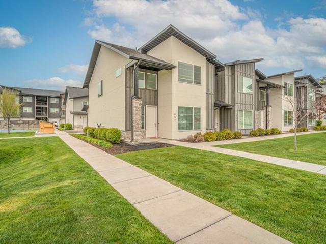 Townhouse for sale in Cache, Utah