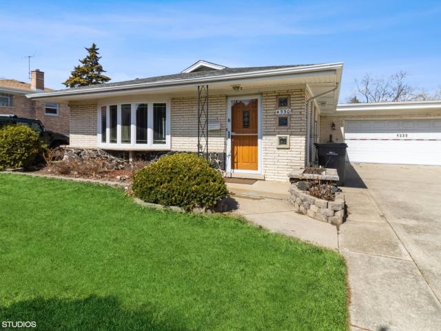 House for rent in Hillside