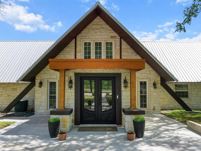 House for sale in Luling, Texas