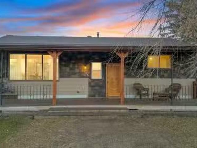 House for sale in Sylvan Lake, Alberta