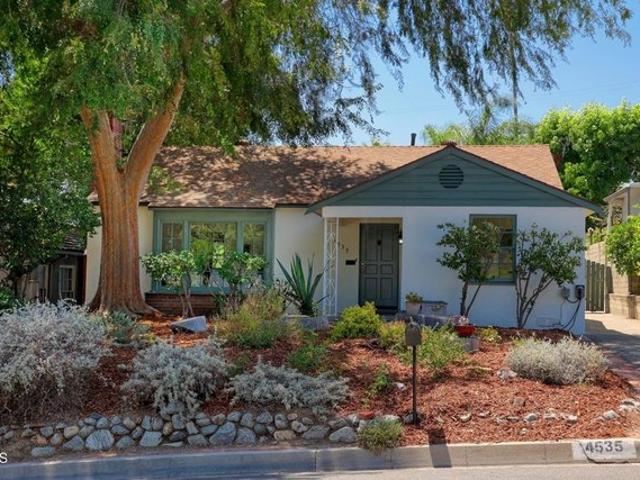 House for sale in La Canada Flintridge, California
