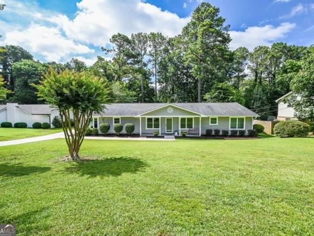 House for sale in Lilburn, Georgia