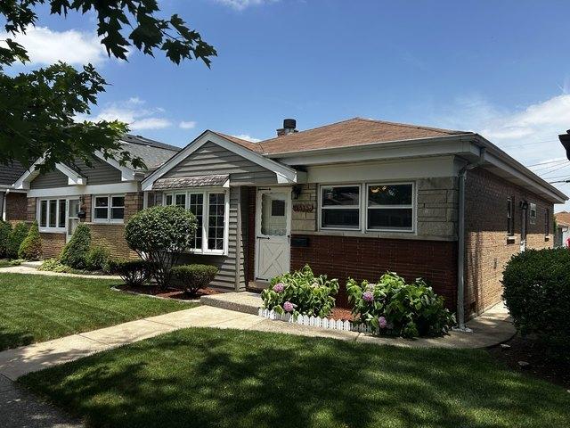 House for sale in Lyons, Illinois