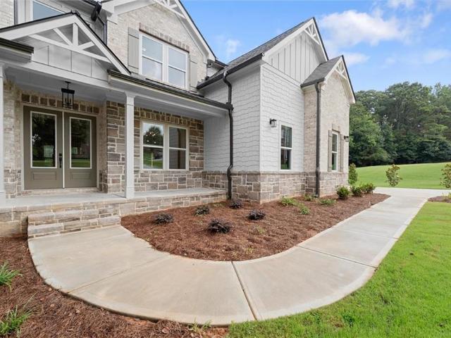 House for sale in Flowery Branch, Georgia