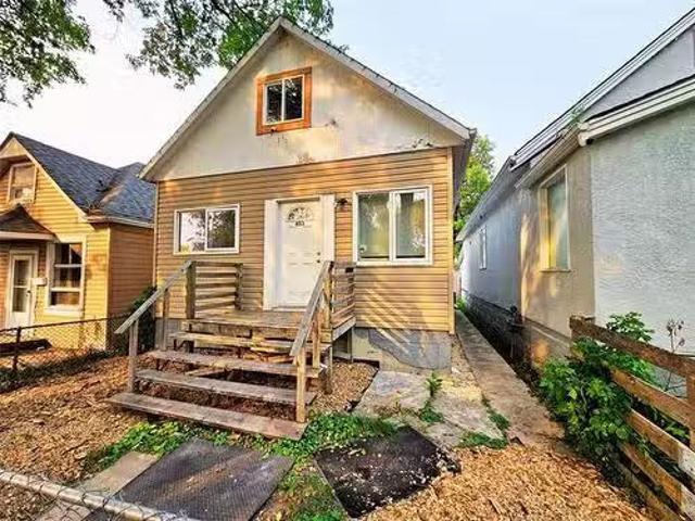 House for sale in East St. Paul, Manitoba