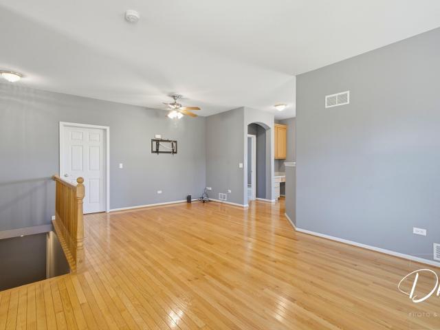 Townhouse for sale in Round Lake, Illinois