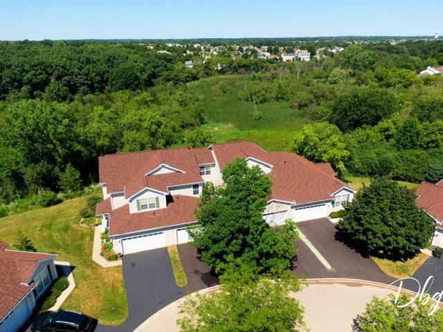 Townhouse for sale in Round Lake, Illinois