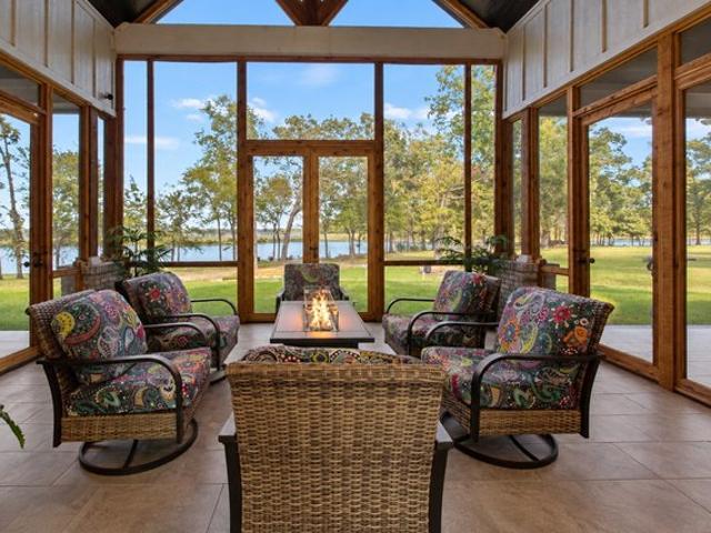 House for sale in Mount Pleasant, Titus County