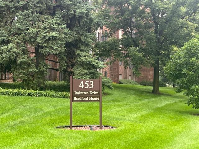 Condo for sale in Glen Ellyn, DuPage County