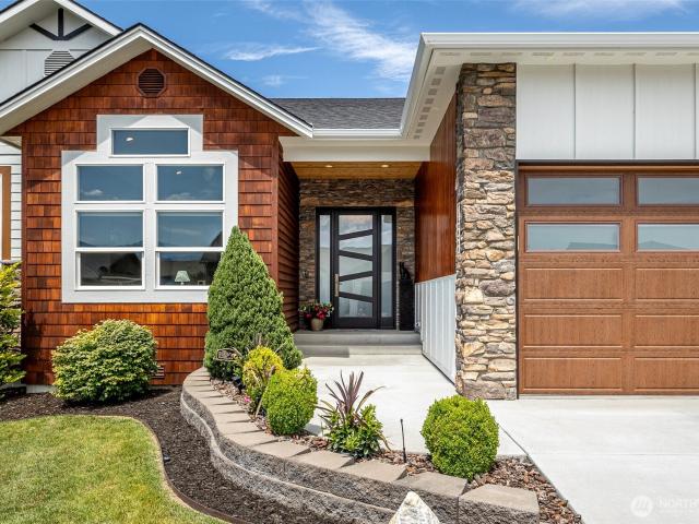 House for sale in East Wenatchee