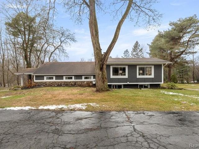 House for sale in Novi, Michigan