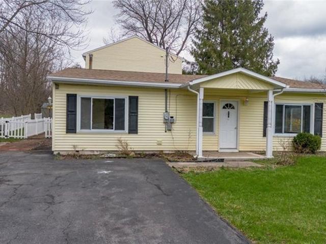 House for sale in Jamesville, New York