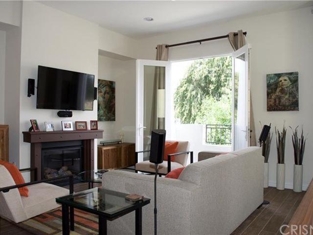 Townhouse for sale in Studio City Neighborhood Council District, Canoga Park