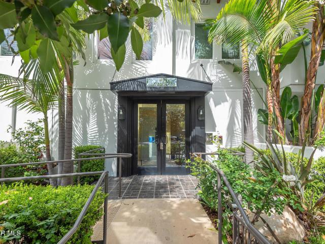 Townhouse for sale in Studio City Neighborhood Council District, Los Angeles