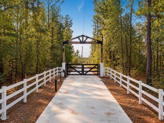 House for sale in Lucedale, Mississippi