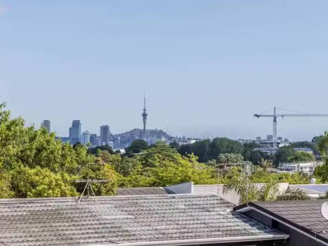 Apartment for sale in Takapuna