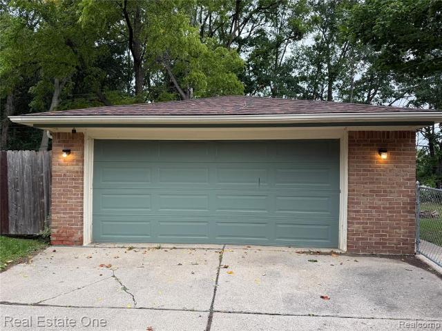 House for sale in Waterford, Michigan