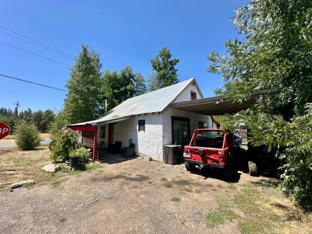 House for sale in Avery, California