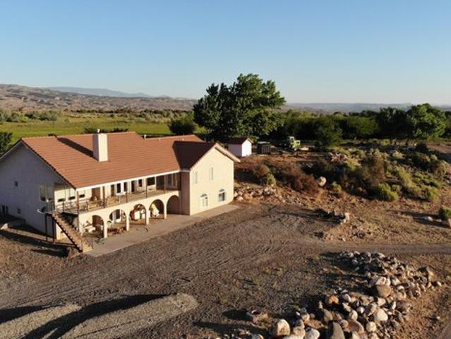 House for sale in Torrey, Utah