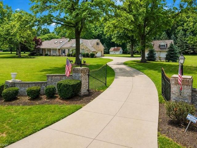 House for sale in Summit, Ohio