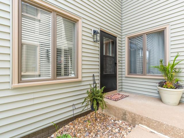Townhouse for sale in Davenport, Iowa