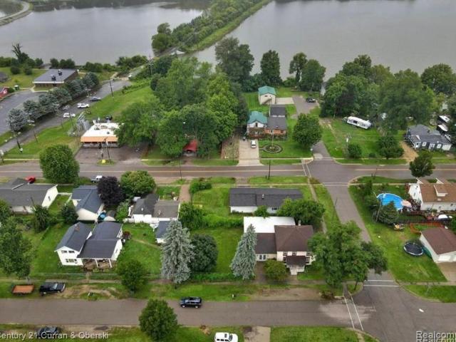 House for sale in Columbiaville