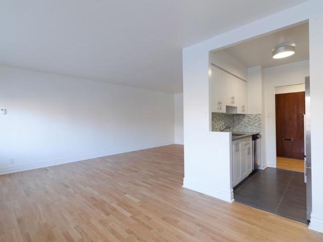 Apartment for rent in Côte-des-Neiges–Notre-Dame-de-Grâce, Montréal
