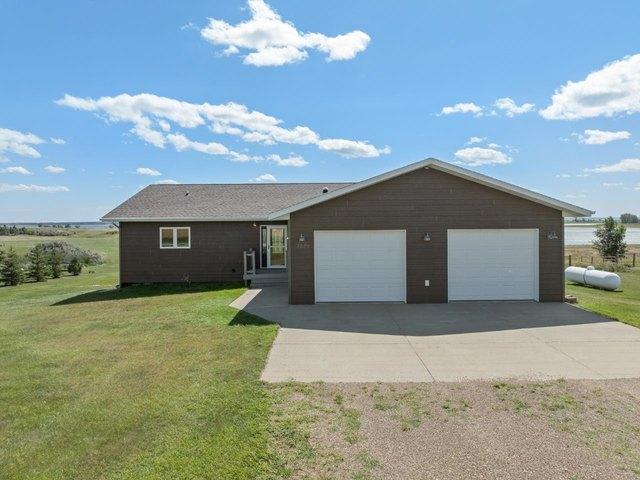 House for sale in Garrison, North Dakota