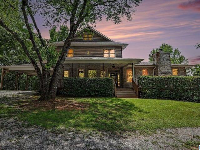 House for sale in Columbiana, Alabama