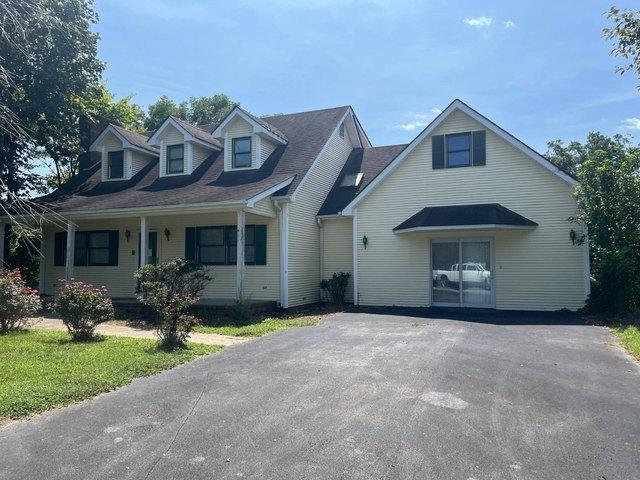 House for sale in Columbia, Adair County