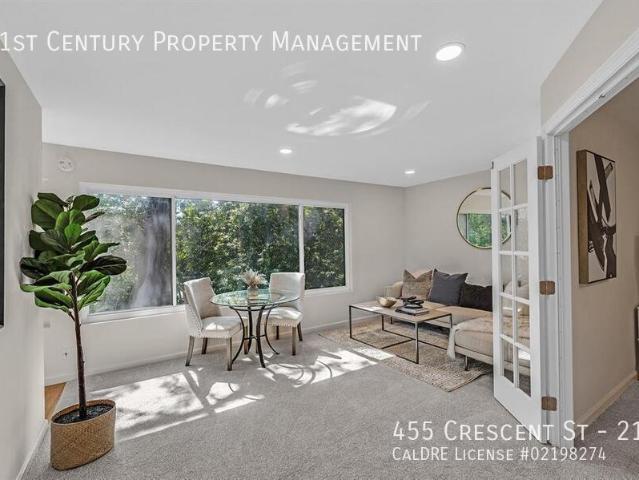 Townhouse for rent in Oakland