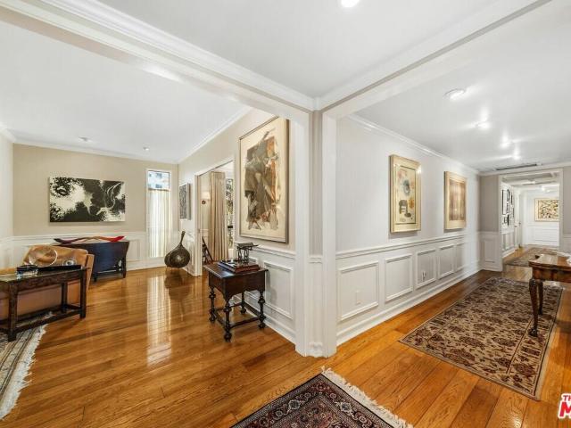 Condo for sale in Beverly Hills