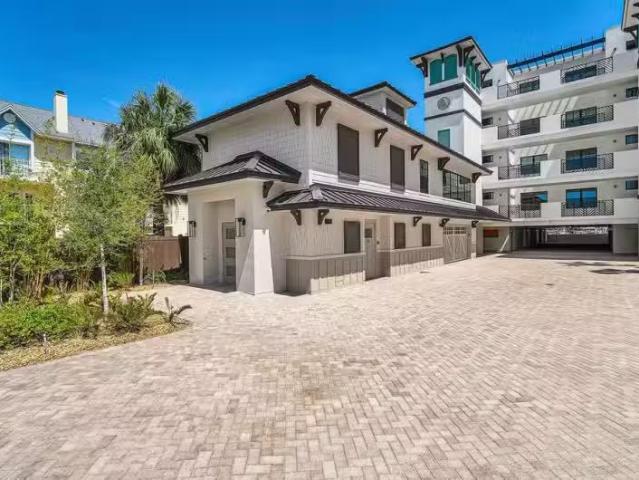 Condo for sale in Saint Petersburg Condo for sale in Saint Petersburg