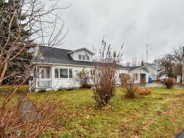 House for sale in Bathurst, New Brunswick