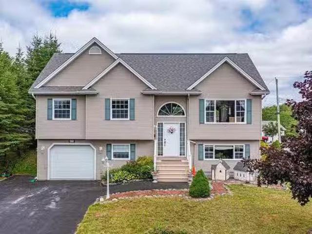 House for sale in Springfield Lake, Middle Sackville