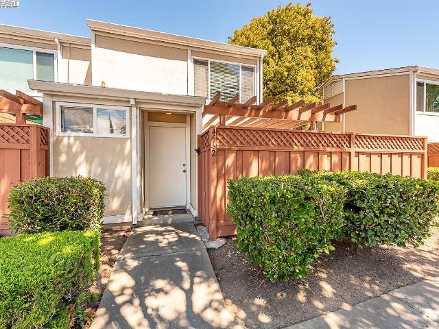Townhouse for sale in Fremont