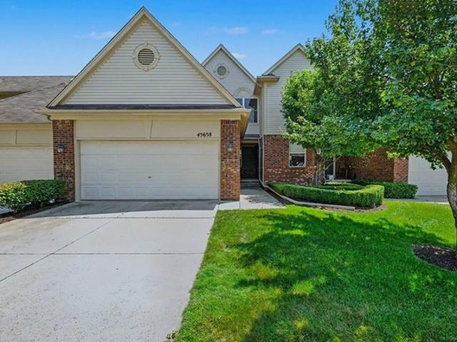 Townhouse for sale in Macomb, Michigan