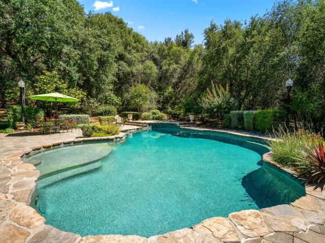 House for sale in Rescue
