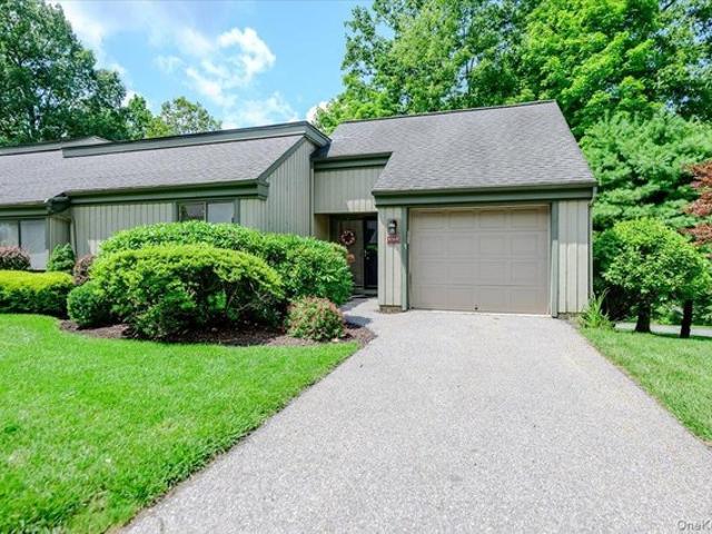 Condo for sale in Amawalk, New York