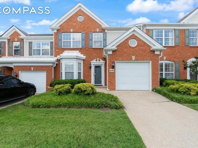 Townhouse for sale in Brentwood
