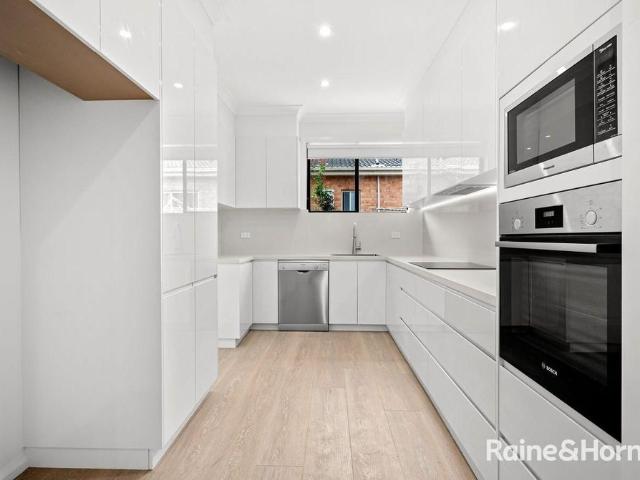 Townhouse for rent in Sydney, New South Wales