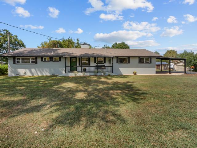 House for sale in Forsyth, Taney County