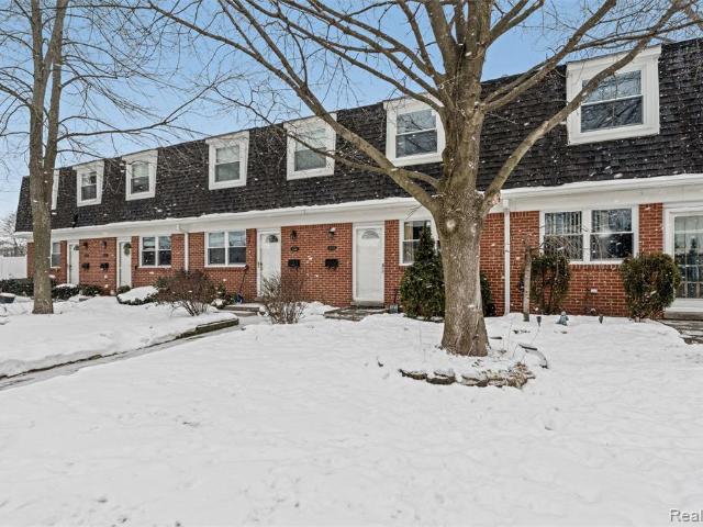 Condo for sale in Utica, Michigan