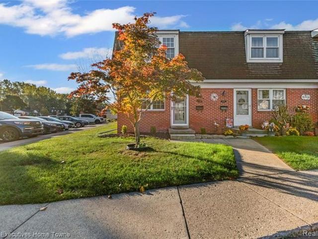 Condo for sale in Utica, Michigan