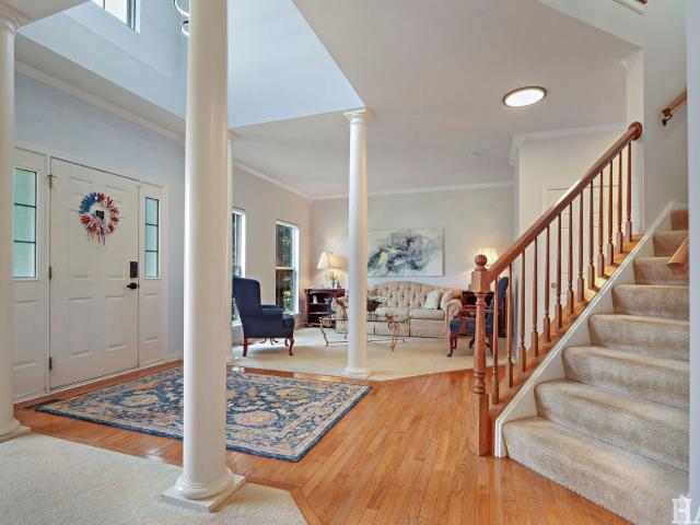 House for sale in Mchenry, Illinois