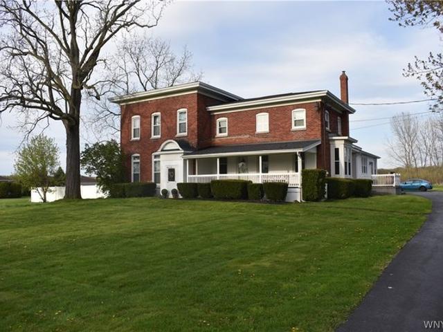 House for sale in Niagara, New York